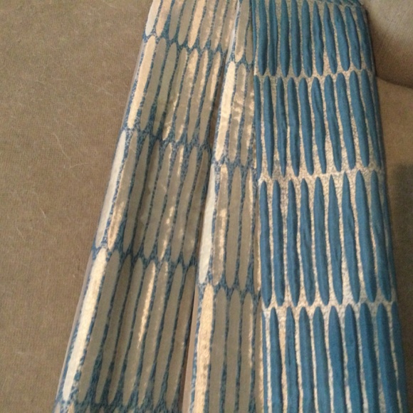 Beautiful Like New Curtains - Picture 8 of 8